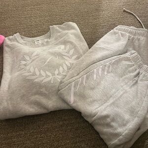 Pink Victoria’s Secret outfit